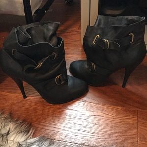 Joie buckle black booties size 39